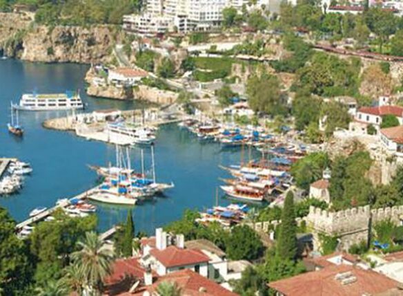 الحرب بين أوكرانيا وروسيا و قطاع العقارات في أنطاليا